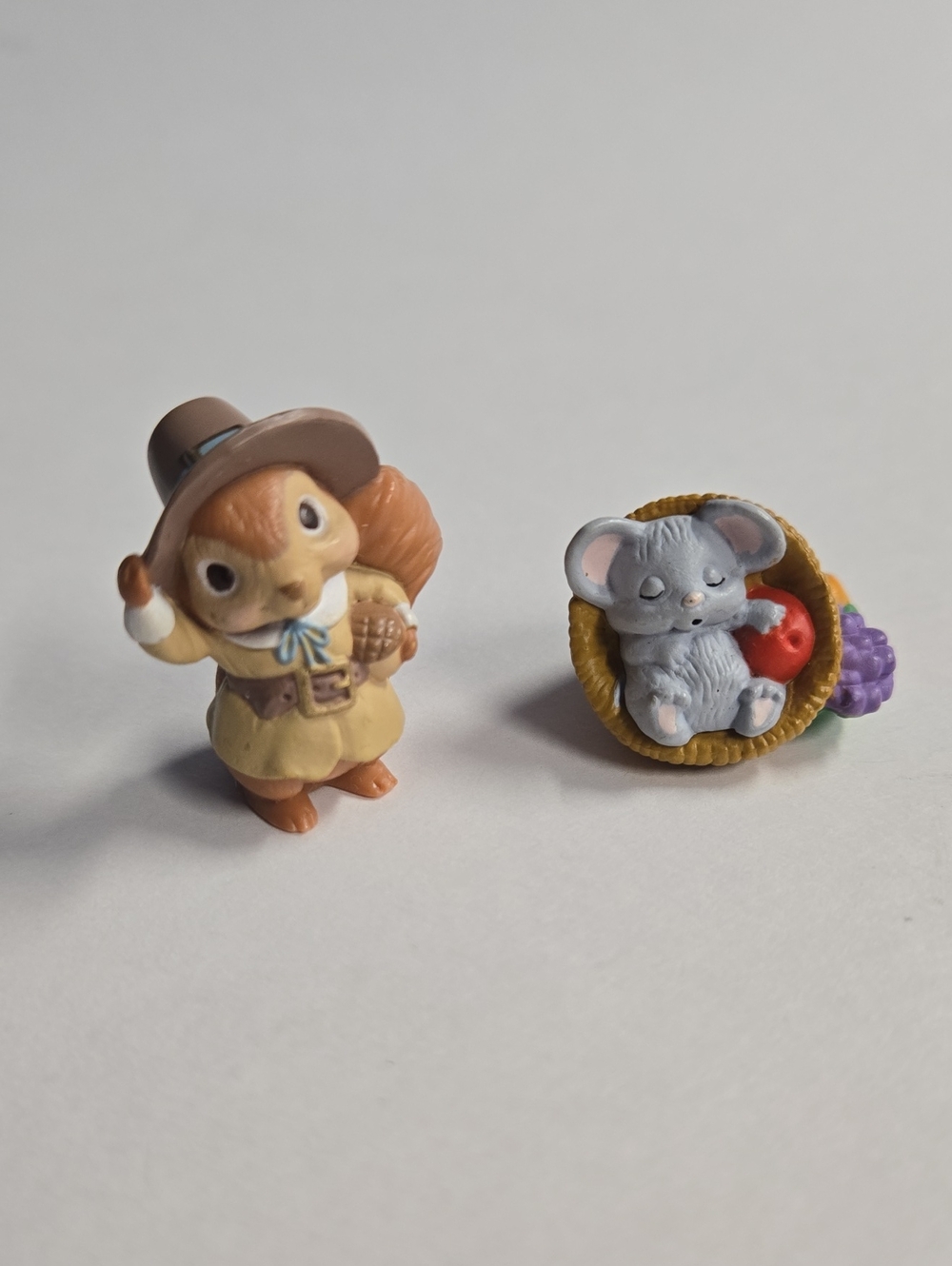 Vntg Hallmark '86 & '88 Fall Harvest Set - Squirrel & Gray Mouse EUC 1.25"
